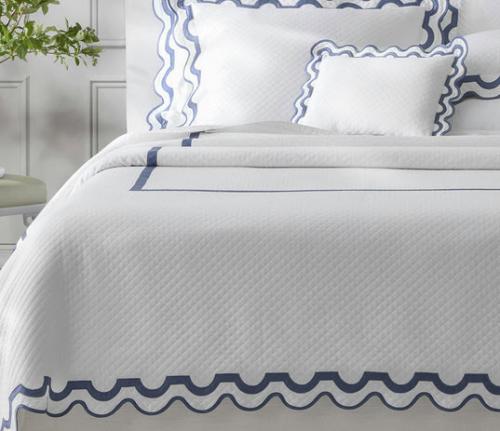 Matouk Mirasol Matelasse King Coverlet  Home & Garden > Linens & Bedding > Bedding > Comforters & Comforter Sets