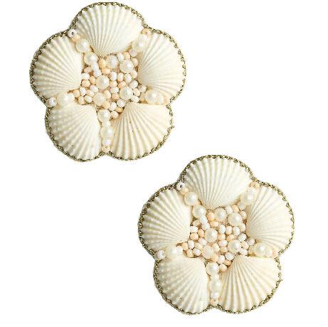 Lisi Lerch Molly Shell Stud Earring Lisi Lerch Molly Shell Stud Earring Apparel & Accessories > Jewelry > Earrings